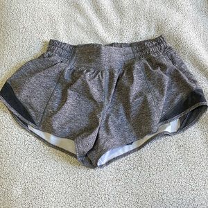 Lululemon size 6 hotty hot low rise short 2.5”